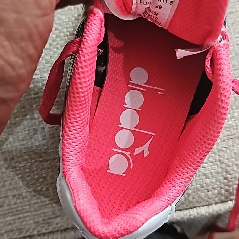 DIADORA Forzad MD Scoccer Cleats Pink white & blk sz K11.5